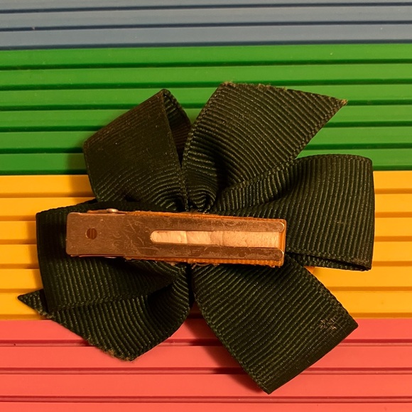 Hair Barrette Handmade Boutique-style ๐๐ Green & Gold Ribbon Bow - Picture 2 of 3